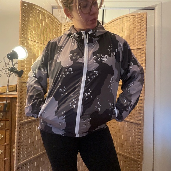 LRG Camo Windbreaker Jacket - Picture 7 of 14